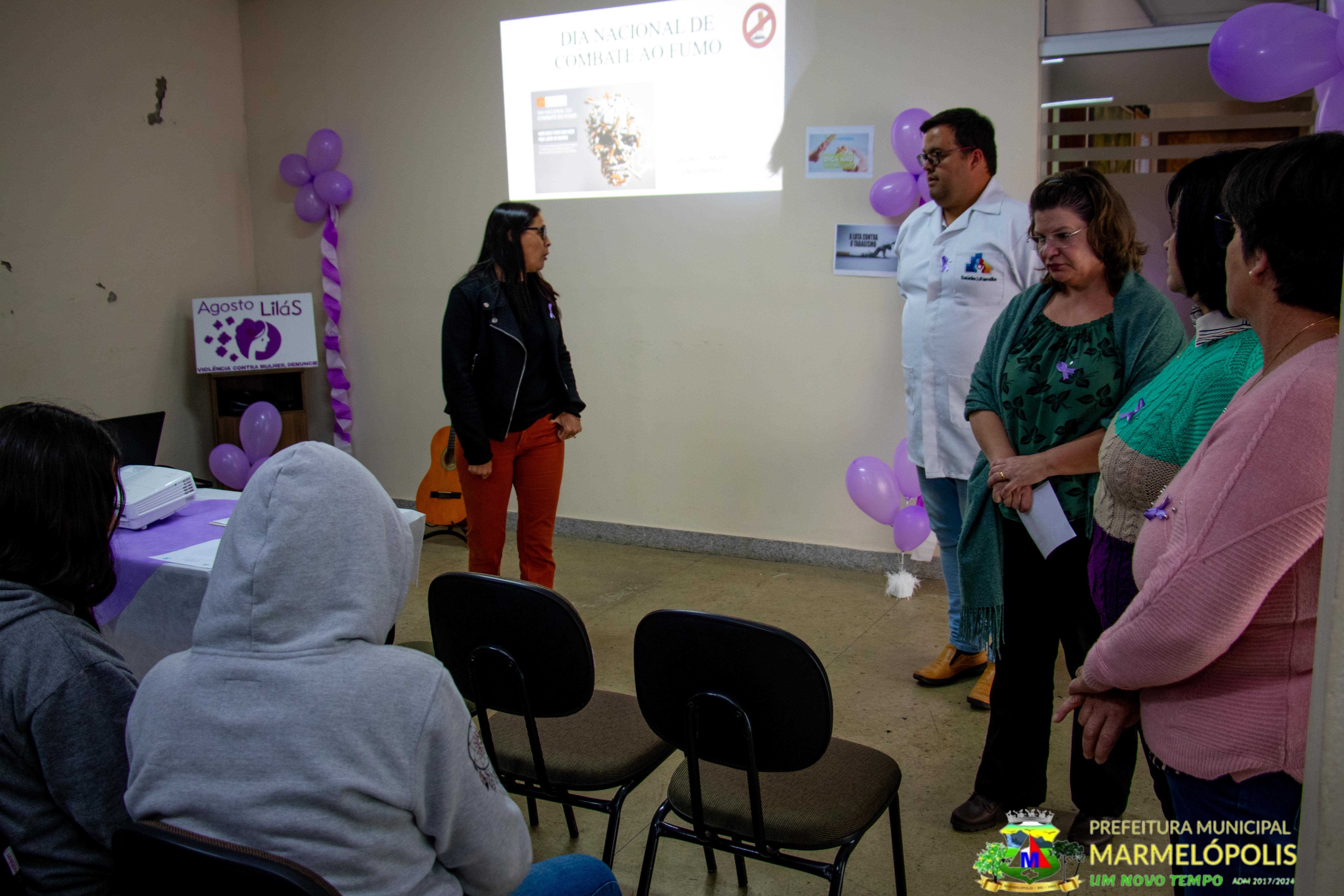 Palestra sobre violência contra as mulheres.